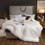 Queen Size Down Alternative Comforter,Lightweight All Season Comforter,Warm Fluffy Soybean Fiber Down Alternative Comforter,Breathable,Machine Washable (Beige White)